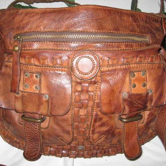 SOLD. SOLD. SOLD. WILSONS VINTAGE LARGE CROSSBODY BAG - Picture 5 of 10
